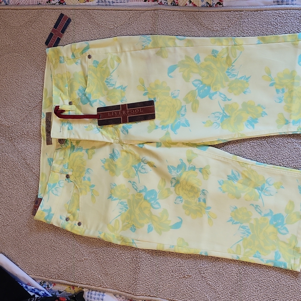 Julia Short Capri